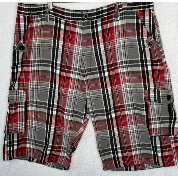 GB Red Plaid Cargo Shorts Mens Size 42 Regular Fit Flat Front Button Zip - Picture 16 of 16